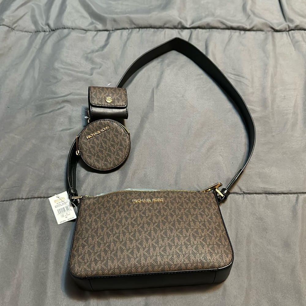 Michael Kors BNWT, Jet Set Travel Small Tech Crossbody